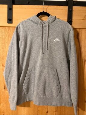 Nike Light Gray Men's Pullover Hoodie with Small Logo